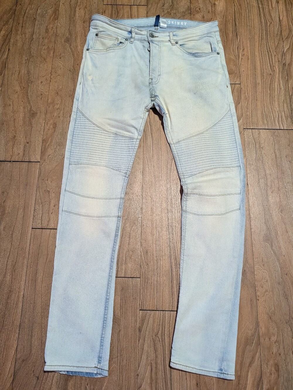 Men’s Skinny Jeans in Light Blue Wash
